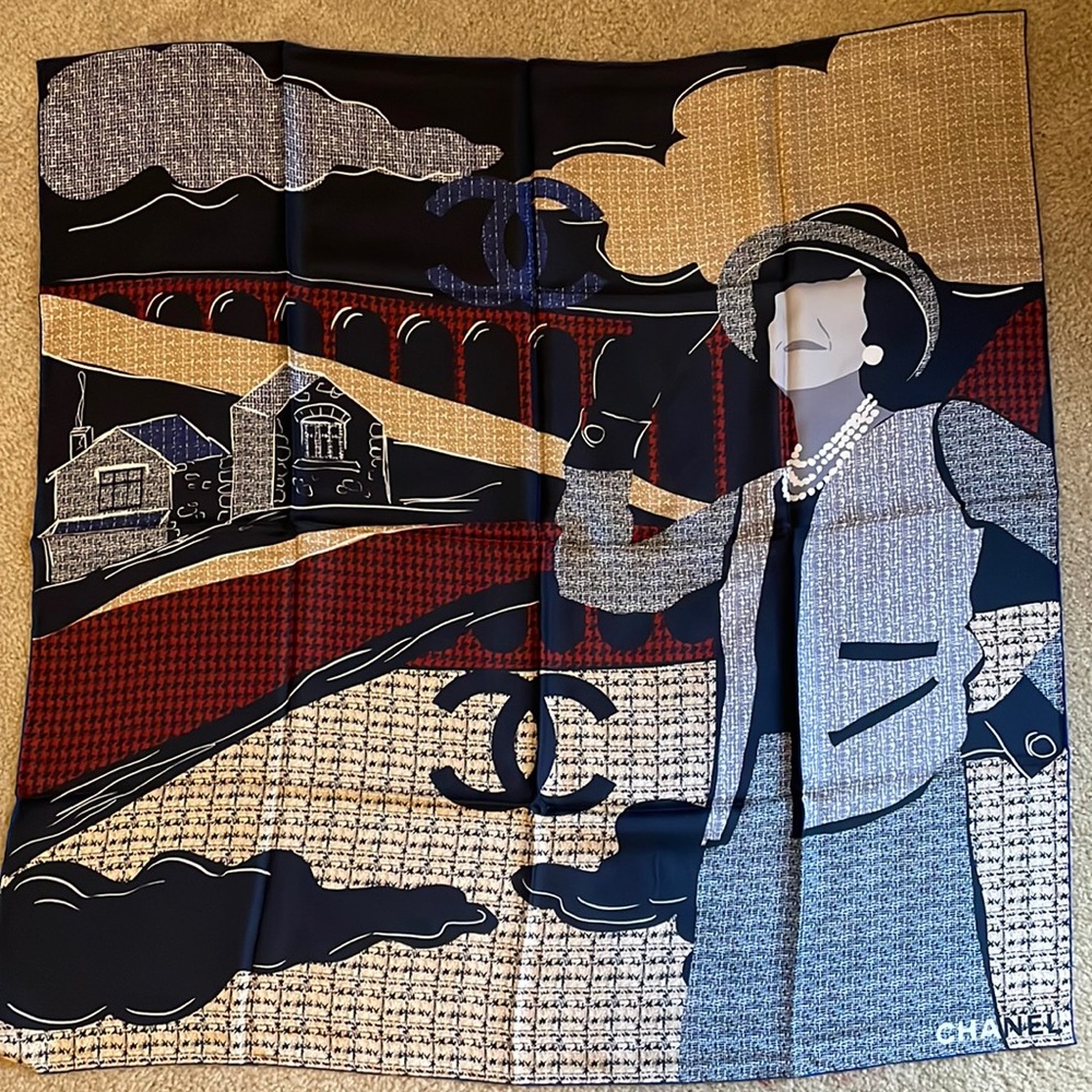 Brand new Chanel scarf with box - Picture 1 of 4